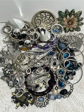 Jewelry lot- Over 1.5 lbs of ALL wearable pieces- VTG to Modern